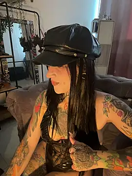 NinaHex online show from November 2025 01:44:01 PM