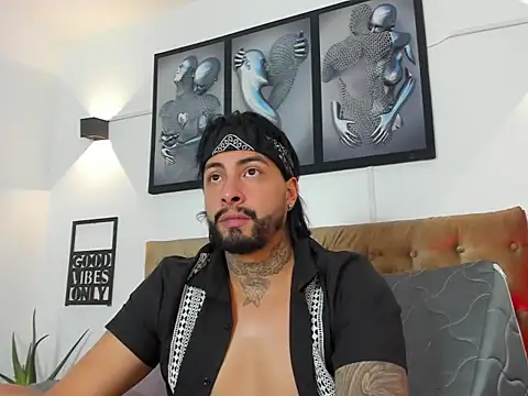 Snapshot of christopher_palmerjs chatting on November 2025 02:06:01 AM christopher palmerjs online show from November 2025 02:06:01 AM