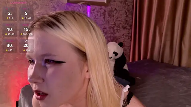 VivieSunn online show from June 2026 03:47:01 PM