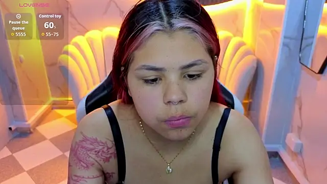 Snapshot of Little_cherry_b chatting on October 2025 07:47:02 PM Little cherry b online show from October 2025 07:47:02 PM