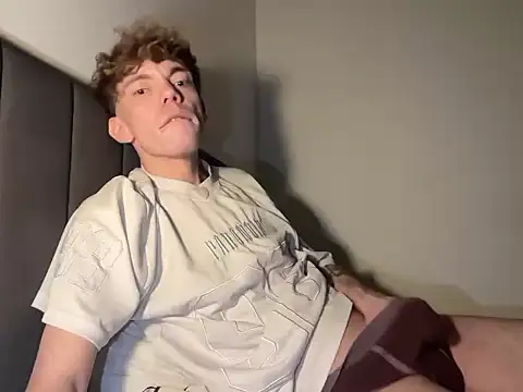 BrunoTwinkXXL online show from January 2026 09:51:02 PM