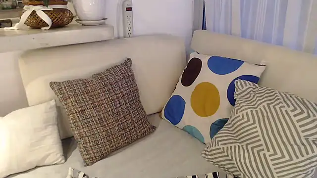 Snapshot of Nube_Azul1 chatting on November 2025 10:48:01 PM Nube Azul1 online show from November 2025 10:48:01 PM