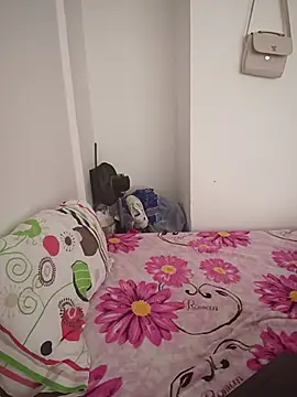 Snapshot of YeseniaRodriguez3 chatting on December 2025 08:15:02 PM YeseniaRodriguez3 online show from December 2025 08:15:02 PM