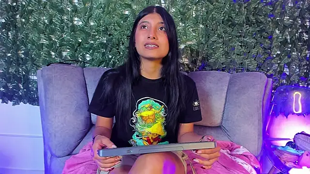 YeseniaRodriguez3 online show from June 2026 01:12:01 PM