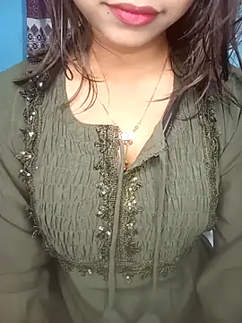 Snapshot of cute_mahi07 chatting on December 2025 12:01:02 PM cute mahi07 online show from December 2025 12:01:02 PM