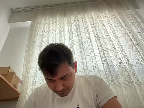 madarato20 online show from December 2025 11:52:01 AM