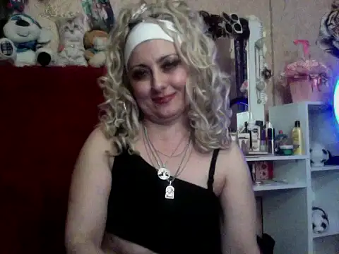 xHot Amazonq online show from November 2025 10:23:01 PM