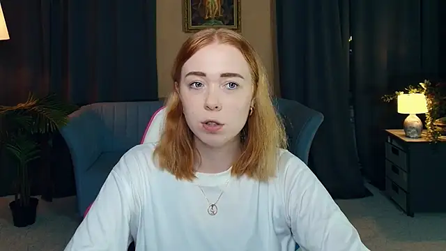 Snapshot of AddieOsler chatting on December 2025 09:41:02 PM AddieOsler online show from December 2025 09:41:02 PM