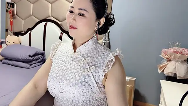 yaoyao22678 online show from April 2026 01:32:01 AM