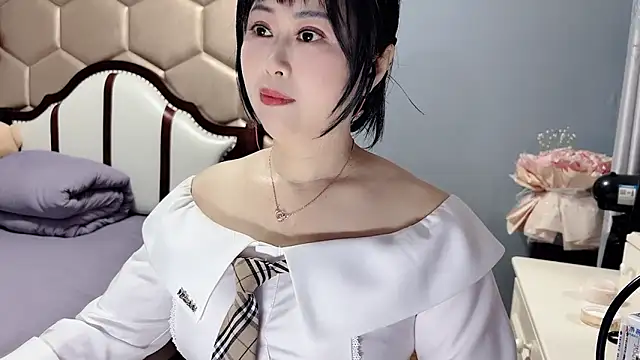 yaoyao22678 online show from May 2026 01:55:01 AM