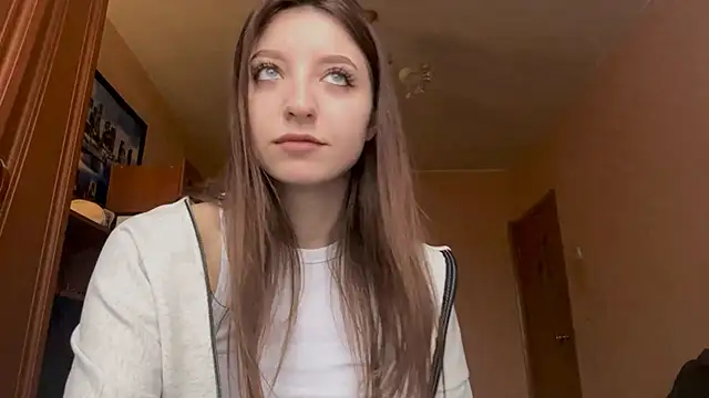 ClaudieZorzi online show from November 2025 07:31:01 AM