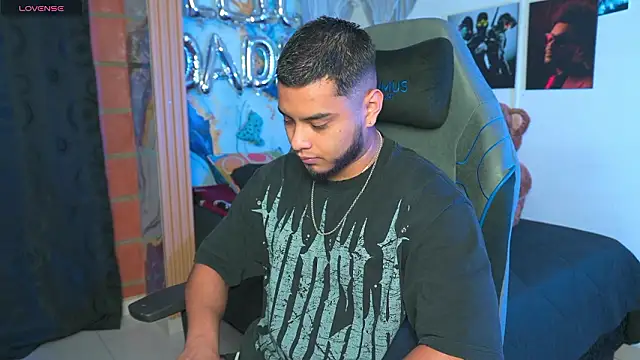 Snapshot of Tiler_wolker chatting on March 2026 02:18:01 AM Tiler wolker online show from March 2026 02:18:01 AM