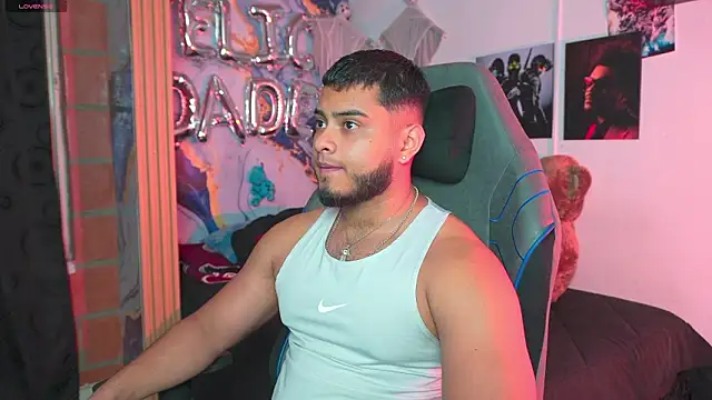 Snapshot of Tiler_wolker chatting on March 2026 12:03:02 AM Tiler wolker online show from March 2026 12:03:02 AM