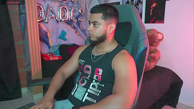 Snapshot of Tiler_wolker chatting on March 2026 01:42:02 AM Tiler wolker online show from March 2026 01:42:02 AM