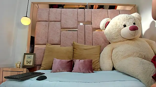 Snapshot of naomy_sexy_ chatting on November 2025 12:15:02 PM naomy sexy online show from November 2025 12:15:02 PM