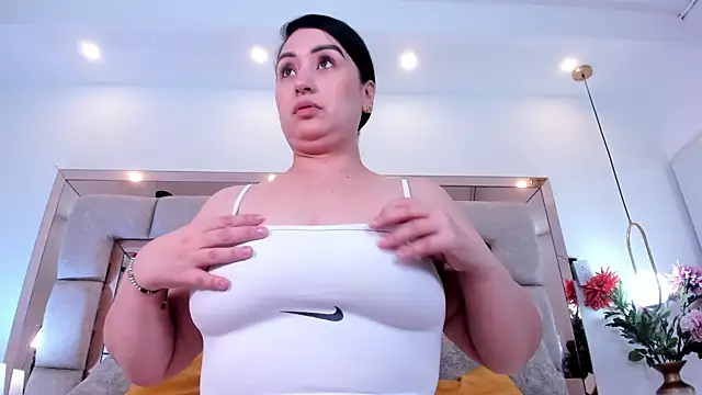 Snapshot of naomy_sexy_ chatting on June 2026 02:14:02 AM naomy sexy online show from June 2026 02:14:02 AM