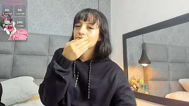 Snapshot of Luna_Bella3 chatting on November 2025 11:09:02 AM Luna Bella3 online show from November 2025 11:09:02 AM