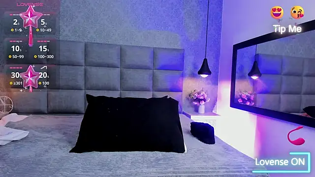 Snapshot of Luna_Bella3 chatting on December 2025 10:43:01 AM Luna Bella3 online show from December 2025 10:43:01 AM