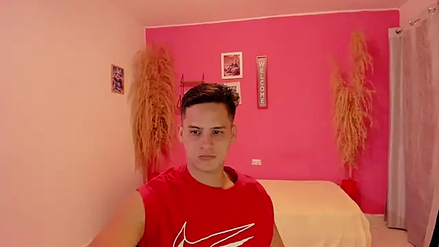 elmasmas01 online show from November 2025 08:32:01 PM