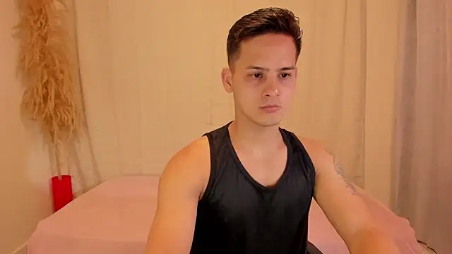 elmasmas01 online show from December 2025 01:07:01 PM