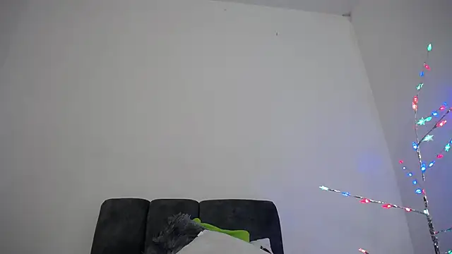 Mia fox29 online show from December 2025 10:32:01 AM