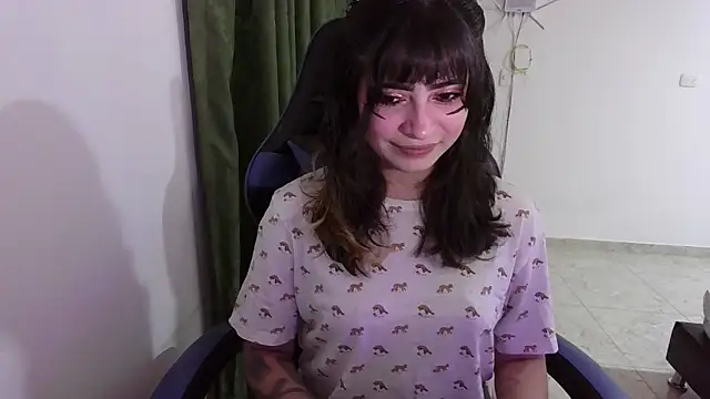 Snapshot of Annagoth_ chatting on October 2025 12:47:02 AM Annagoth online show from October 2025 12:47:02 AM