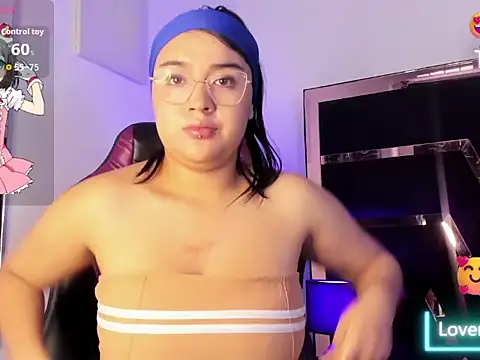 Snapshot of MiluVargas chatting on November 2025 07:35:02 PM MiluVargas online show from November 2025 07:35:02 PM