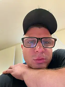 Snapshot of PolishBoy1995 chatting on November 2025 01:44:02 PM PolishBoy1995 online show from November 2025 01:44:02 PM