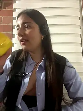 Snapshot of Au-rora chatting on December 2025 06:53:01 AM Au-rora online show from December 2025 06:53:01 AM