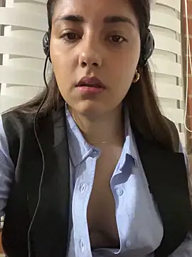 Snapshot of Au-rora chatting on December 2025 05:48:02 AM Au-rora online show from December 2025 05:48:02 AM