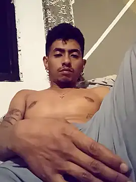 Snapshot of SkinniYamo chatting on March 2026 05:58:02 AM SkinniYamo online show from March 2026 05:58:02 AM