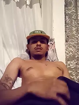 Snapshot of SkinniYamo chatting on March 2026 03:42:02 AM SkinniYamo online show from March 2026 03:42:02 AM