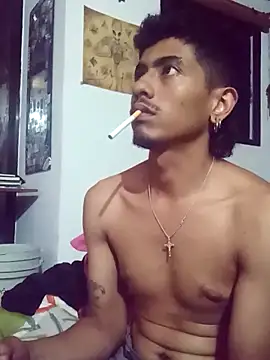 Snapshot of SkinniYamo chatting on March 2026 12:03:02 AM SkinniYamo online show from March 2026 12:03:02 AM