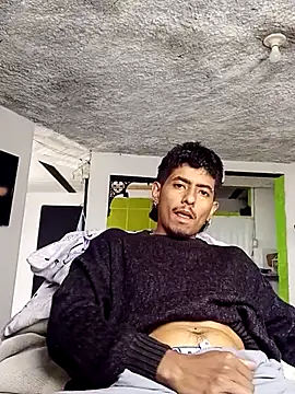 Snapshot of SkinniYamo chatting on March 2026 03:26:01 PM SkinniYamo online show from March 2026 03:26:01 PM