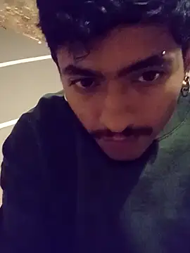 Snapshot of SkinniYamo chatting on April 2026 05:23:01 AM SkinniYamo online show from April 2026 05:23:01 AM