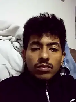 Snapshot of SkinniYamo chatting on April 2026 05:13:01 AM SkinniYamo online show from April 2026 05:13:01 AM