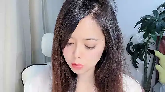 Snapshot of Tangt- chatting on December 2025 01:06:01 PM Tangt- online show from December 2025 01:06:01 PM