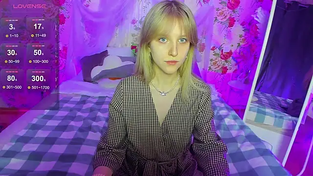 Snapshot of KissChristie__ chatting on November 2025 06:08:02 PM KissChristie online show from November 2025 06:08:02 PM