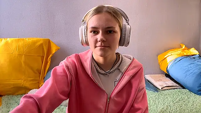 ChristineWest online show from November 2025 08:27:02 AM