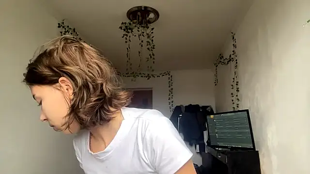 Snapshot of LilithFlamey chatting on November 2025 07:09:01 AM LilithFlamey online show from November 2025 07:09:01 AM