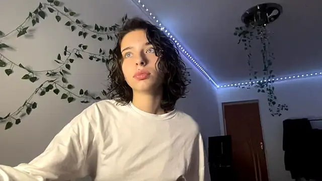 Snapshot of LilithFlamey chatting on November 2025 04:10:02 PM LilithFlamey online show from November 2025 04:10:02 PM