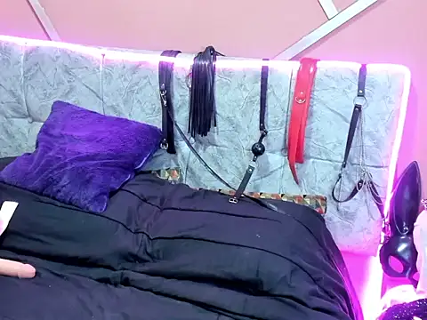 CleareRems online show from December 2025 01:04:02 PM