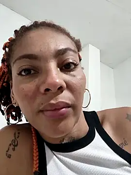 leona sumiza online show from October 2025 08:33:02 PM