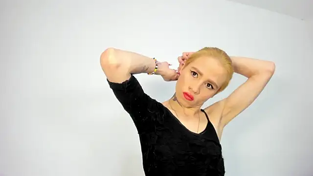 Snapshot of natacha_ferrer1 chatting on November 2025 12:05:02 PM natacha ferrer1 online show from November 2025 12:05:02 PM