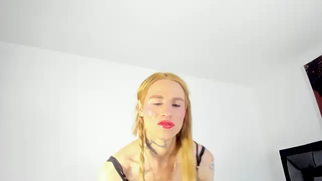 Snapshot of natacha_ferrer1 chatting on November 2025 12:05:02 PM natacha ferrer1 online show from November 2025 12:05:02 PM