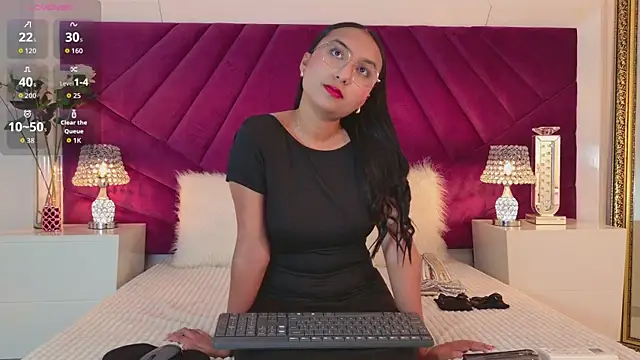 MiahDiRose online show from October 2025 12:39:02 PM