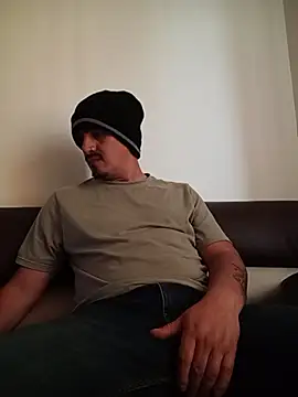 Snapshot of arescloudxxx chatting on October 2025 08:53:02 PM arescloudxxx online show from October 2025 08:53:02 PM