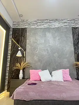 Hannahpradaa  online show from February 2026 11:15:01 AM