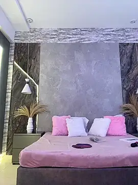 Hannahpradaa  online show from February 2026 11:24:01 AM