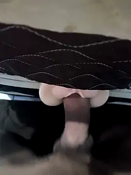 Snapshot of Renatomendes07H chatting on April 2026 11:09:02 PM Renatomendes07H online show from April 2026 11:09:02 PM